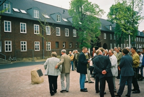 Gedenkstein-Enthüllung Buxtehude 2003 (Foto: urian)