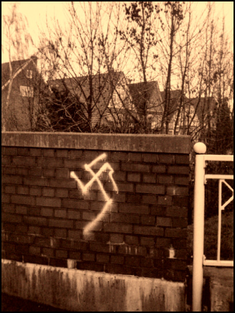 Hakenkreuz in Steinkirchen 1996 (Foto: urian)