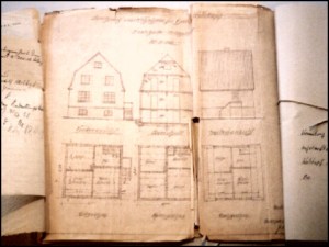 Akte zum Haus von R. Welskopf im Stadtarchiv Buxtehude (Foto: urian)