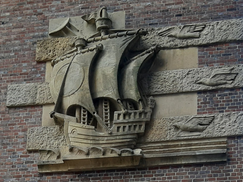 Hansekogge am Helmut-Schmidt-Haus (Foto: urian)